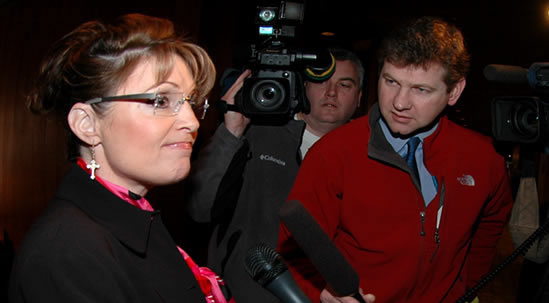 sarah palin pregnant pictures. Sarah Palin in Anchorage